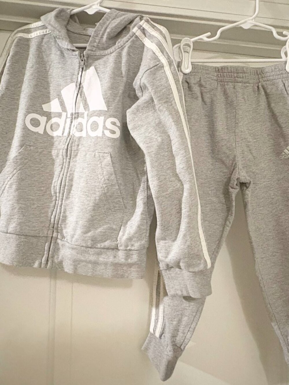 Adidas Boys 2 Piece Tracksuit Size 5 Gray Zip Hoodie Joggers 3-Stripes